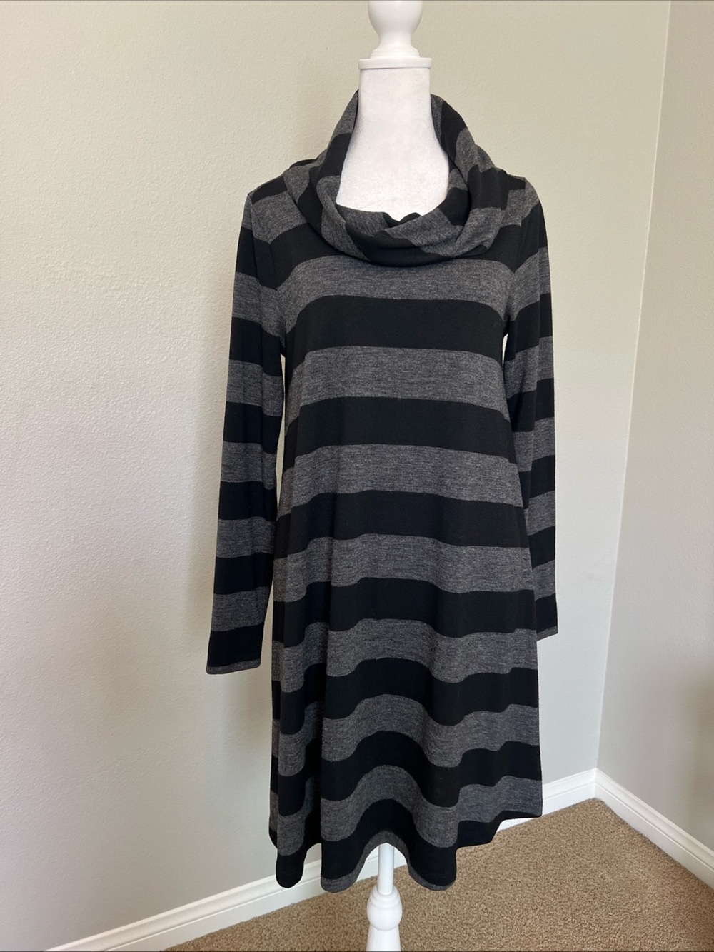 Ann Taylor Loft Gray/Black Striped Cowl Neck Swing Sweater Dress Size Small